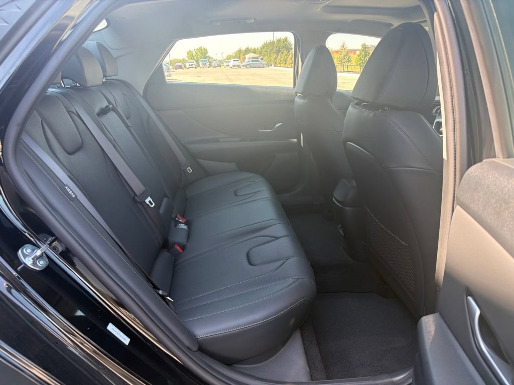 New 2026 Hyundai Elantra Limited FWD image 35
