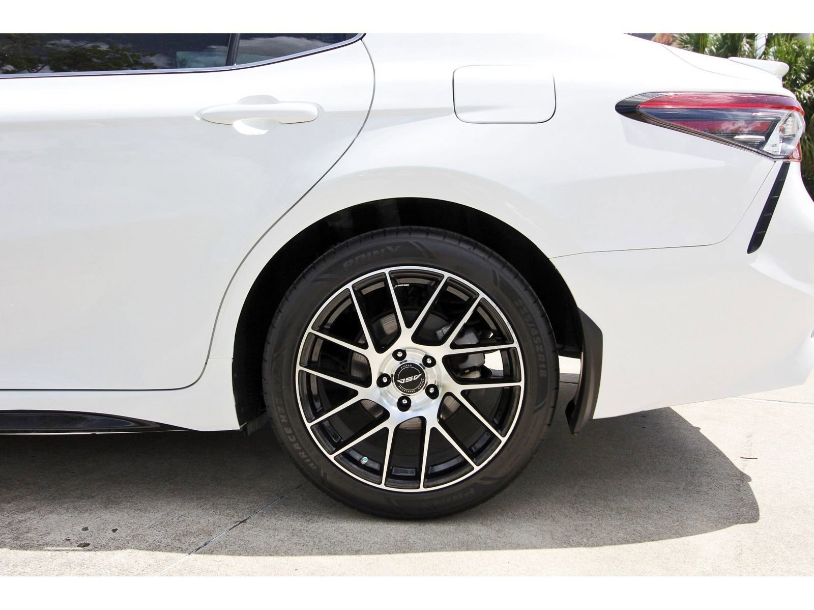 Used 2023 Toyota Camry SE w/ Convenience Package image 32