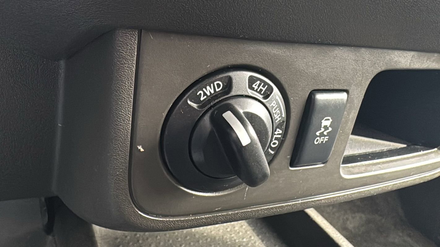 Used 2013 Nissan Xterra S image 26