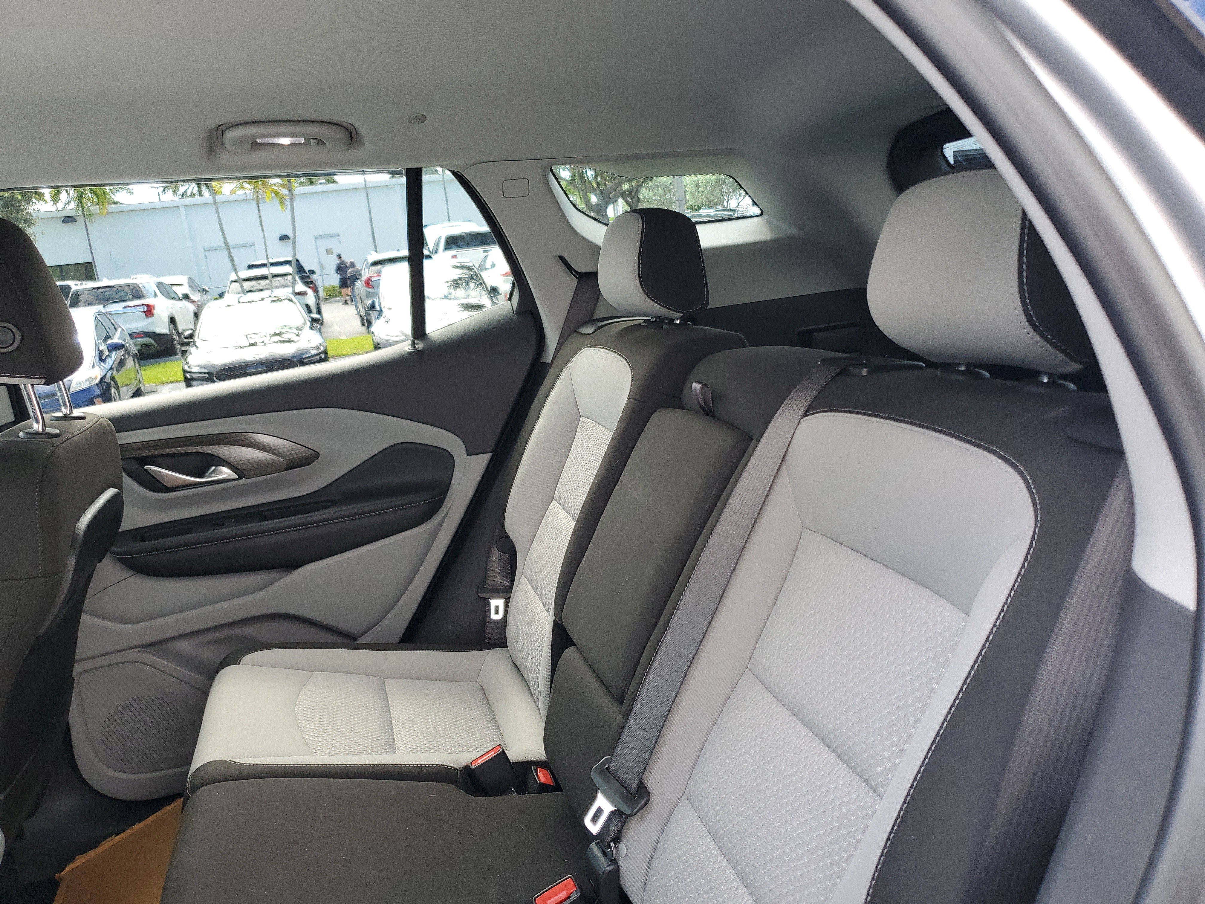 Used 2024 GMC Terrain SLE w/ Driver Convenience Package FWD image 14
