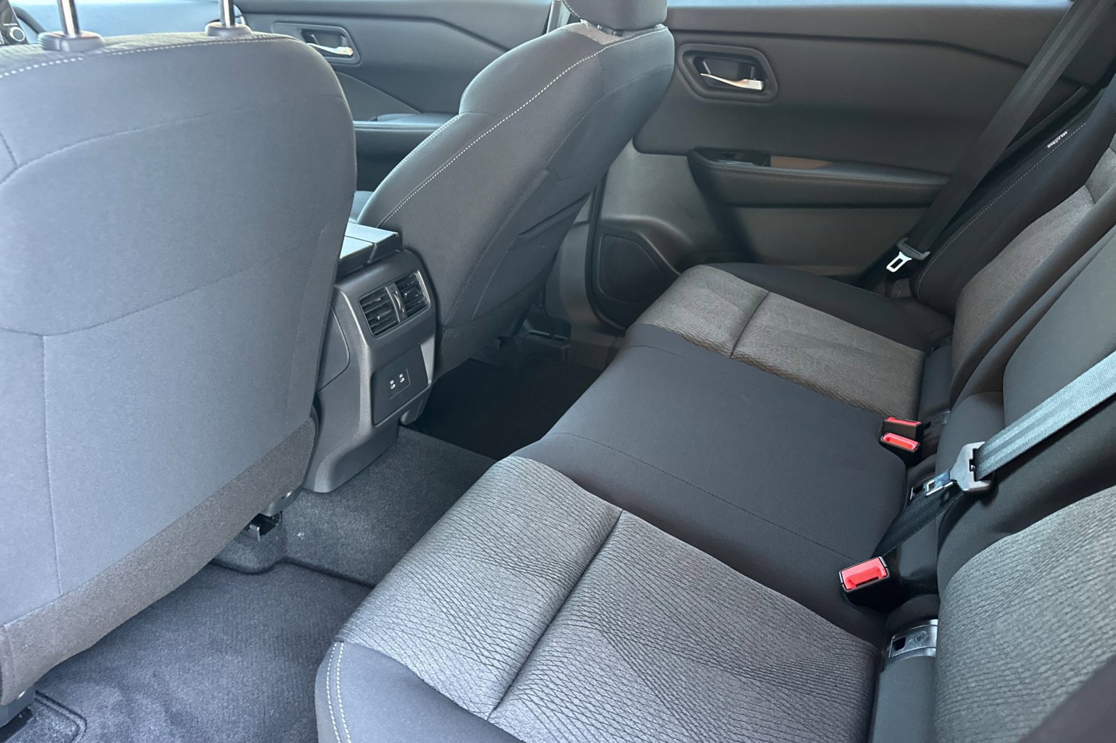 New 2026 Nissan Rogue SV w/ Cold Weather Package AWD/4WD image 14