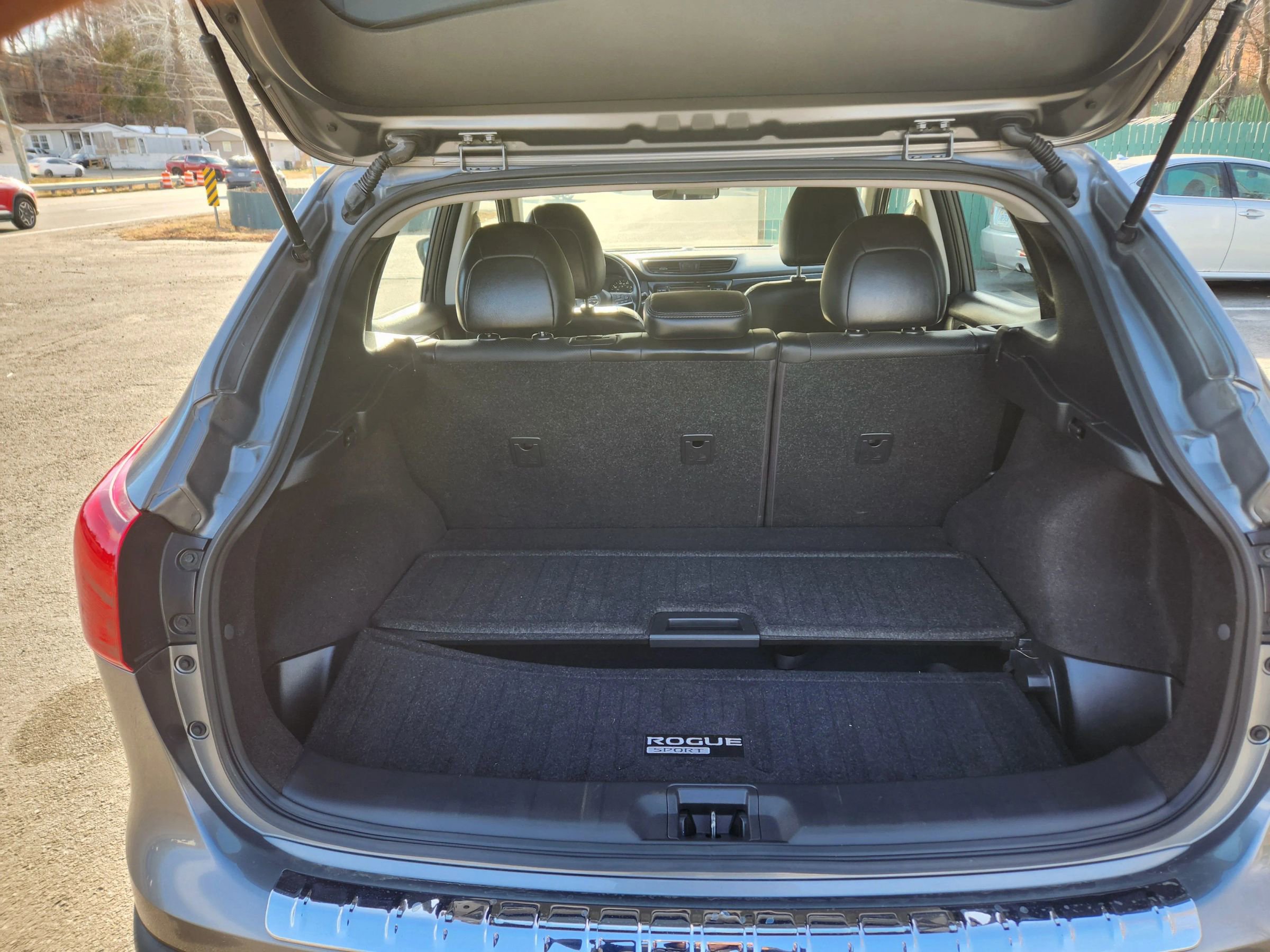 Used 2018 Nissan Rogue Sport SL w/ SL Premium Package image 15