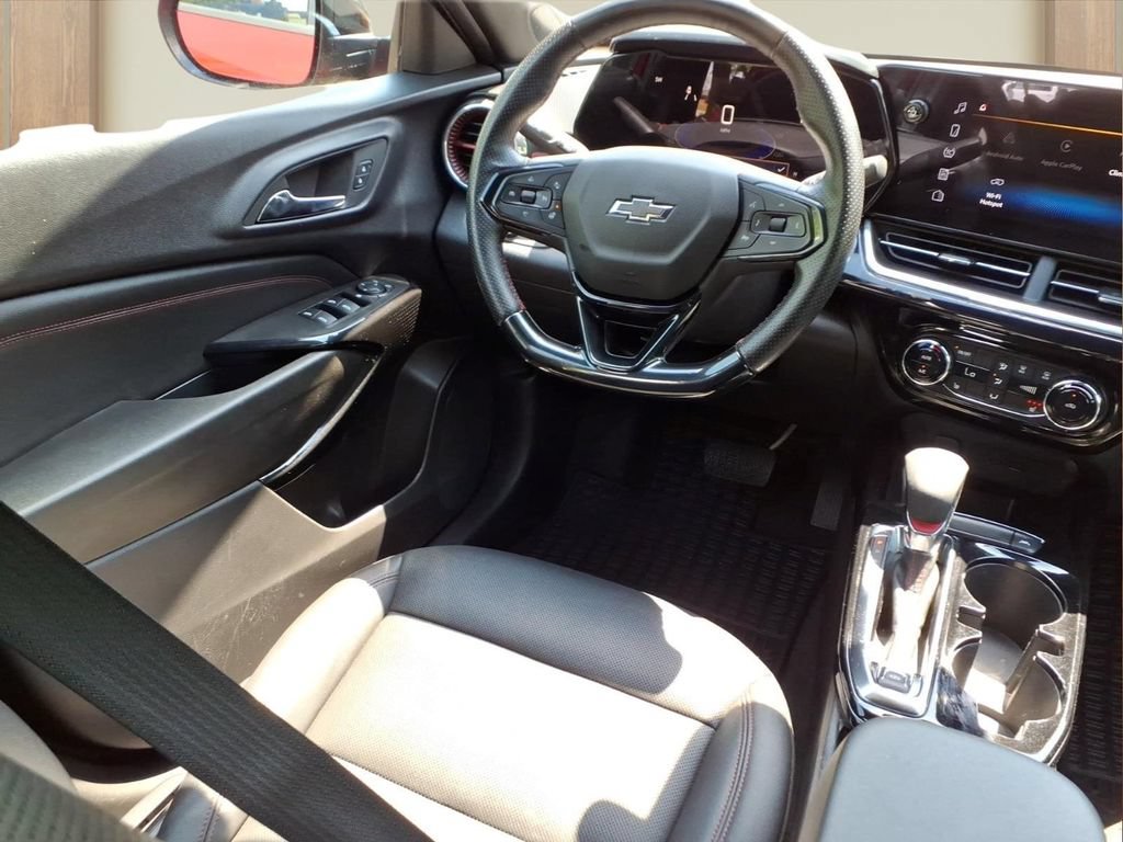 Certified 2025 Chevrolet Trax RS w/ Driver Confidence Package FWD image 20