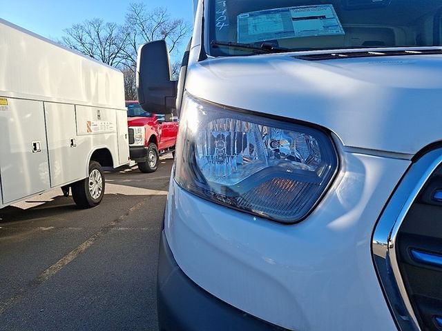 New 2023 Ford E-Transit RWD image 4