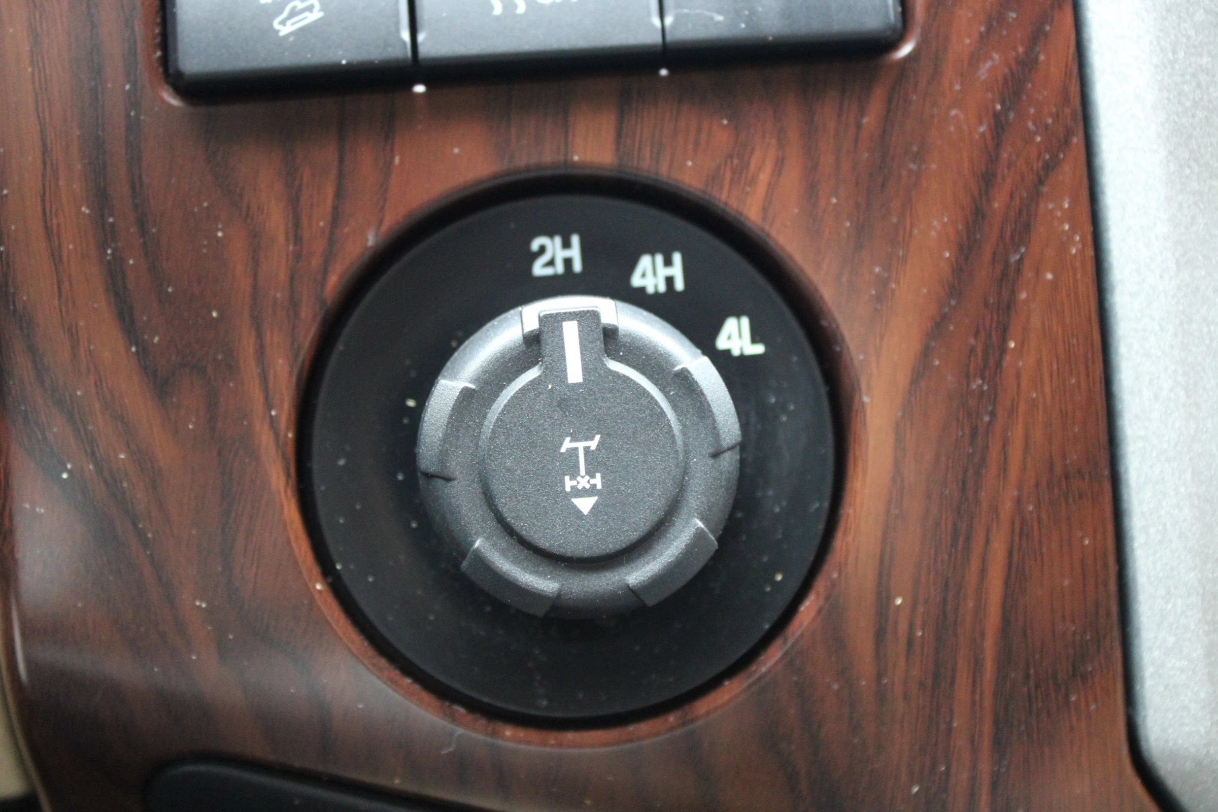 Used 2013 Ford F250 Lariat w/ Lariat Interior Pkg AWD/4WD image 25