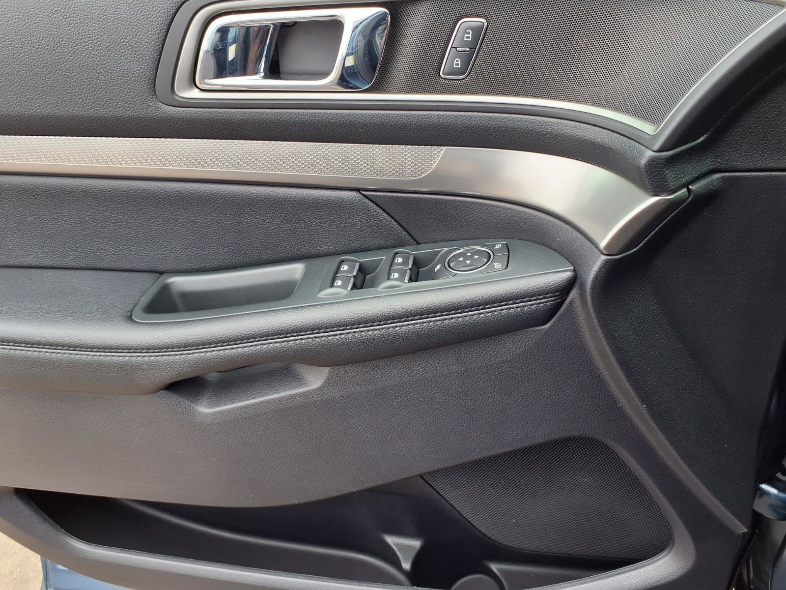 Used 2019 Ford Explorer XLT w/ Equipment Group 202A image 21