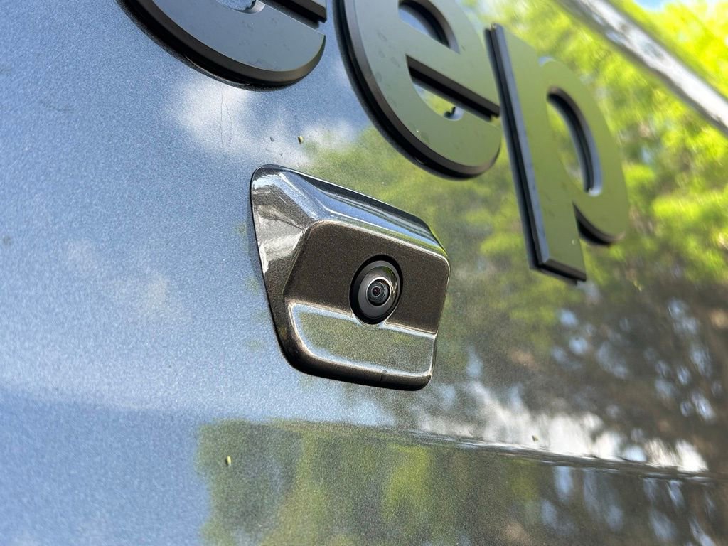 Certified 2025 Jeep Gladiator Willys image 23