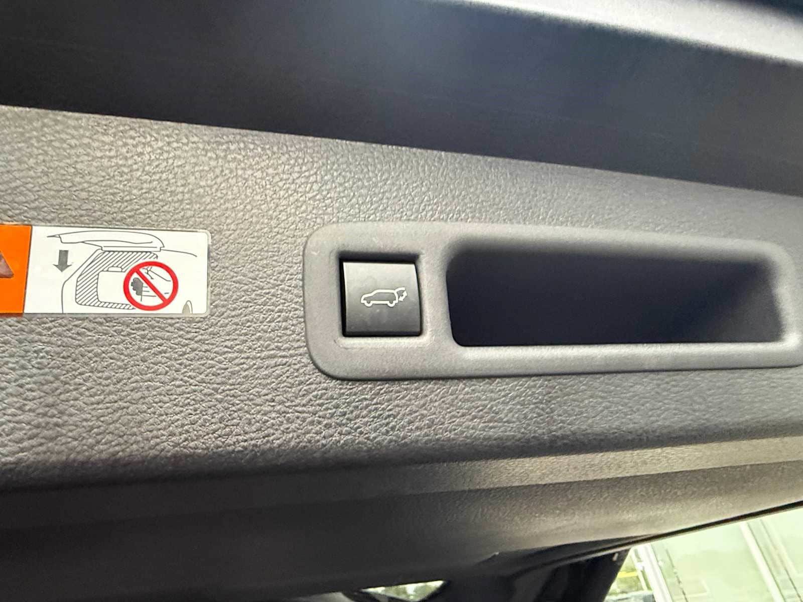 Certified 2026 Toyota Sienna LE AWD/4WD image 24