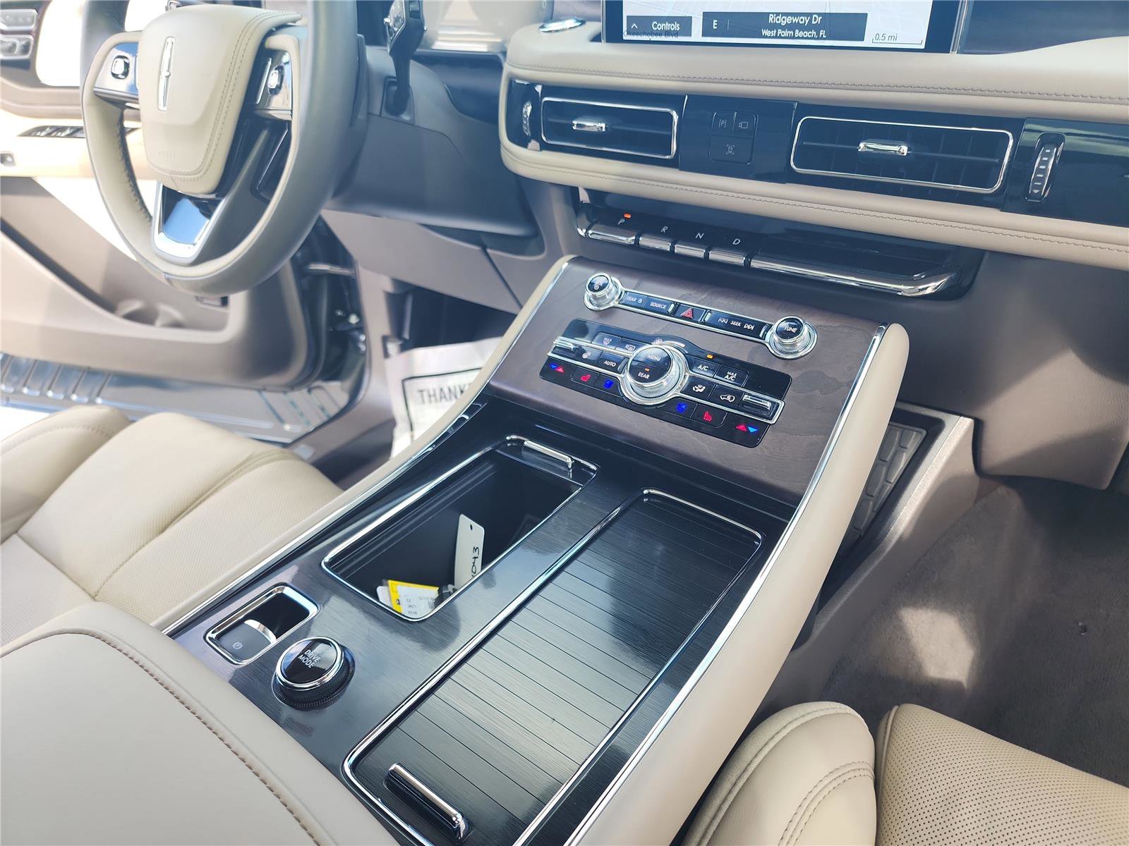 Used 2023 Lincoln Aviator Reserve w/ Equipment Group 201A image 31