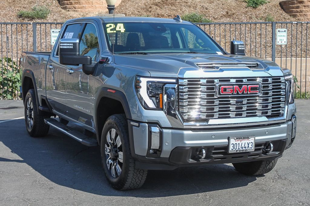 Used 2024 GMC Sierra 2500 Denali w/ Denali Reserve Package image 3