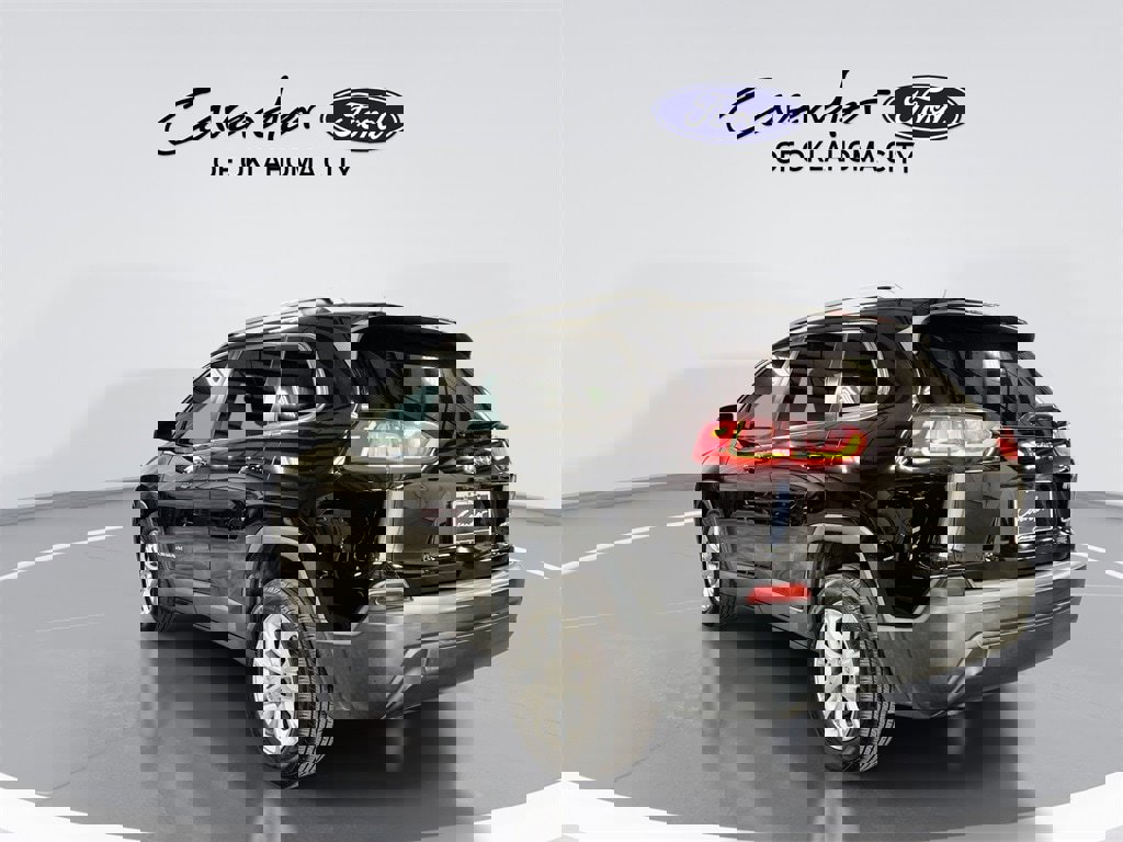 Used 2019 Jeep Cherokee Latitude w/ Popular Appearance Group image 6