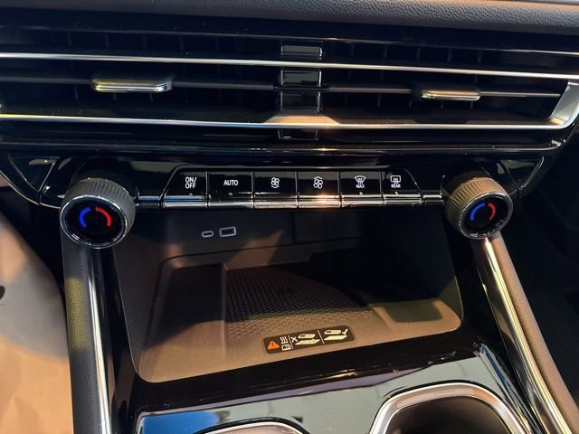 New 2026 Chevrolet Traverse LT w/ Sun and Wheel Package image 15