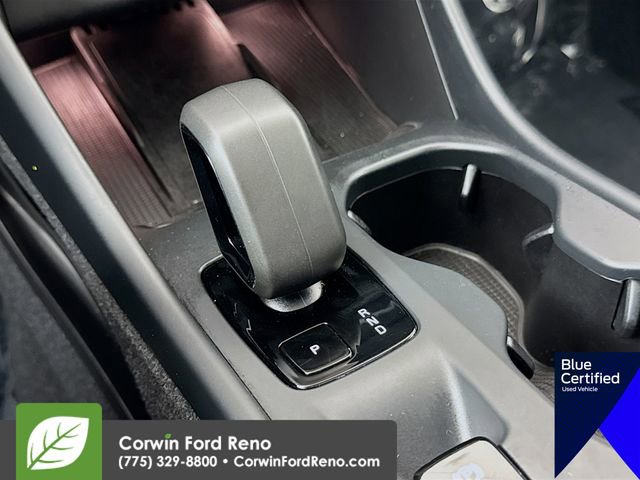 Used 2024 Volvo XC40 B5 Core image 20