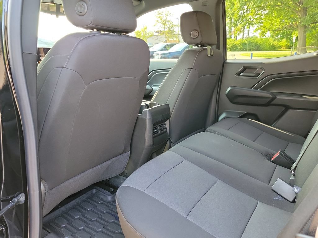 Used 2025 Chevrolet Colorado W/T RWD image 15
