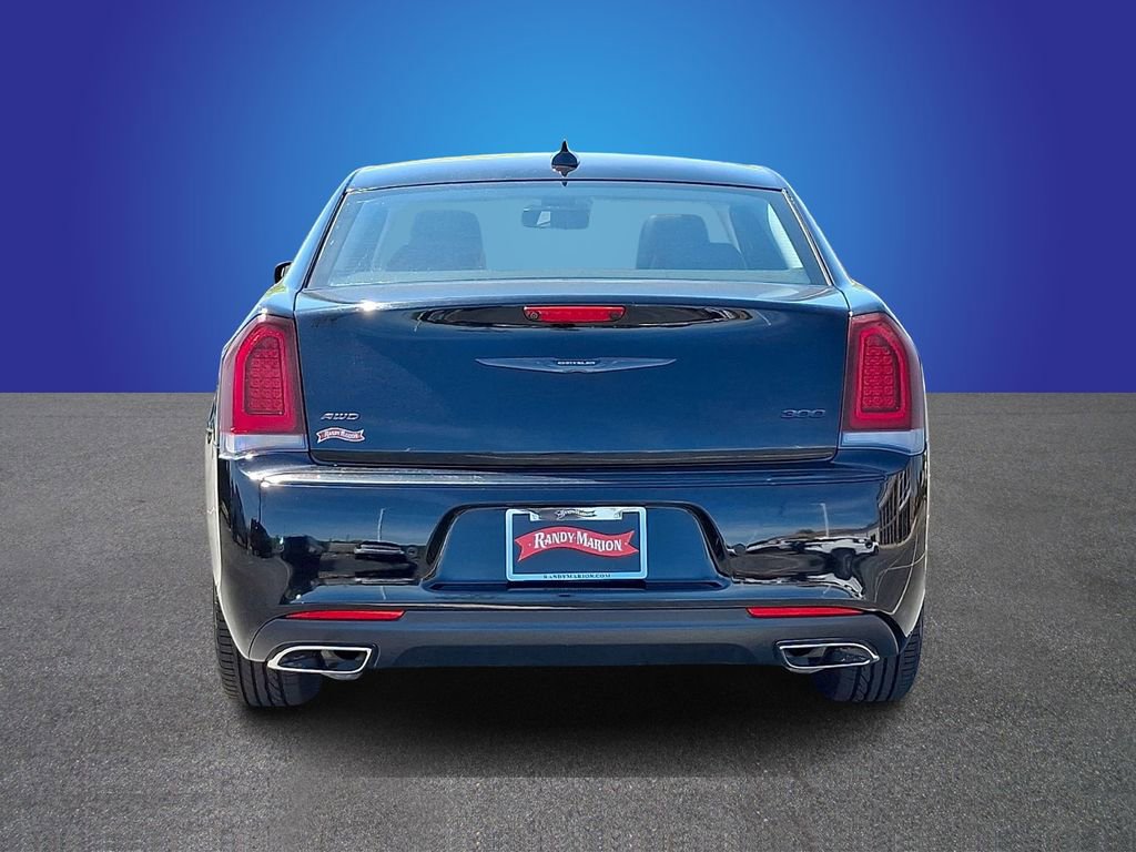 Used 2023 Chrysler 300 Touring L w/ Popular Equipment Group image 5