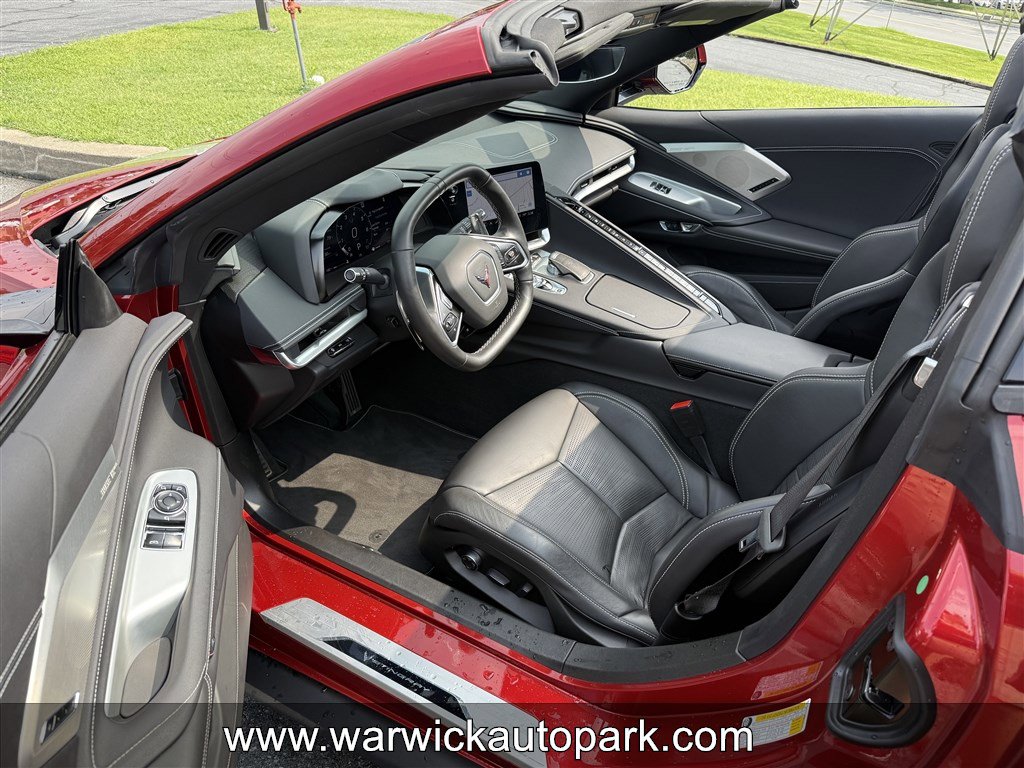 Used 2021 Chevrolet Corvette Stingray Preferred Cpe w/ Z51 Performance Package image 4
