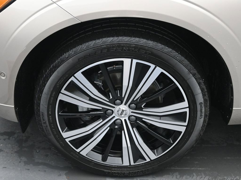 Certified 2023 Volvo XC60 B5 Plus image 4