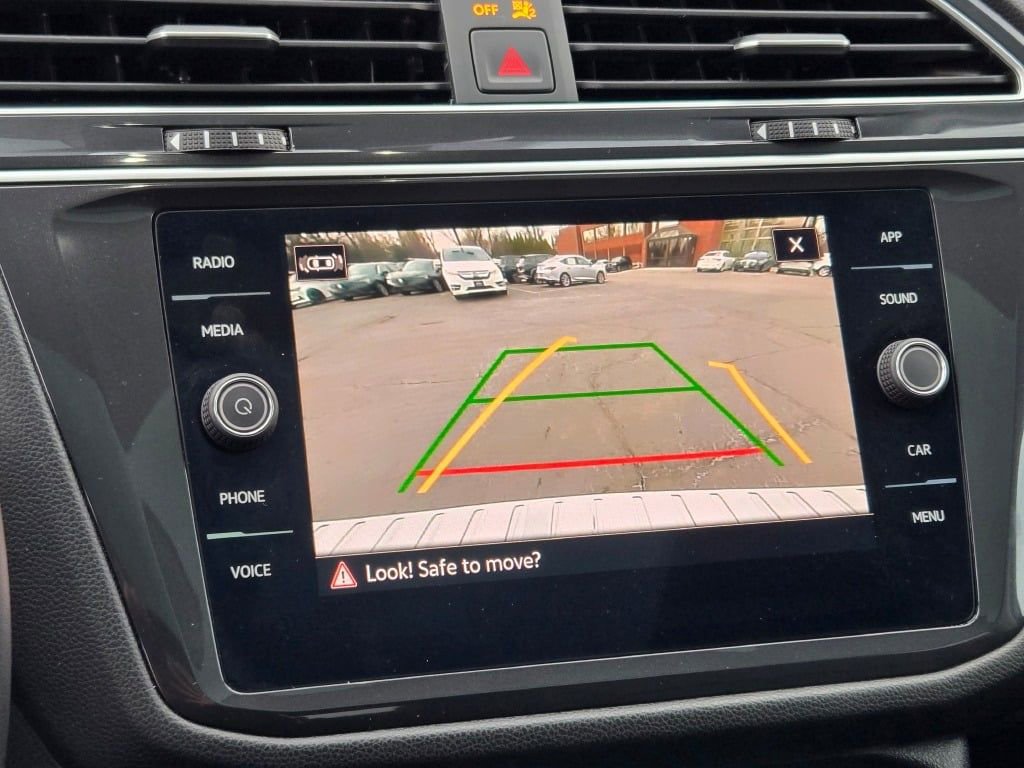 Used 2024 Volkswagen Tiguan Wolfsburg Edition image 32