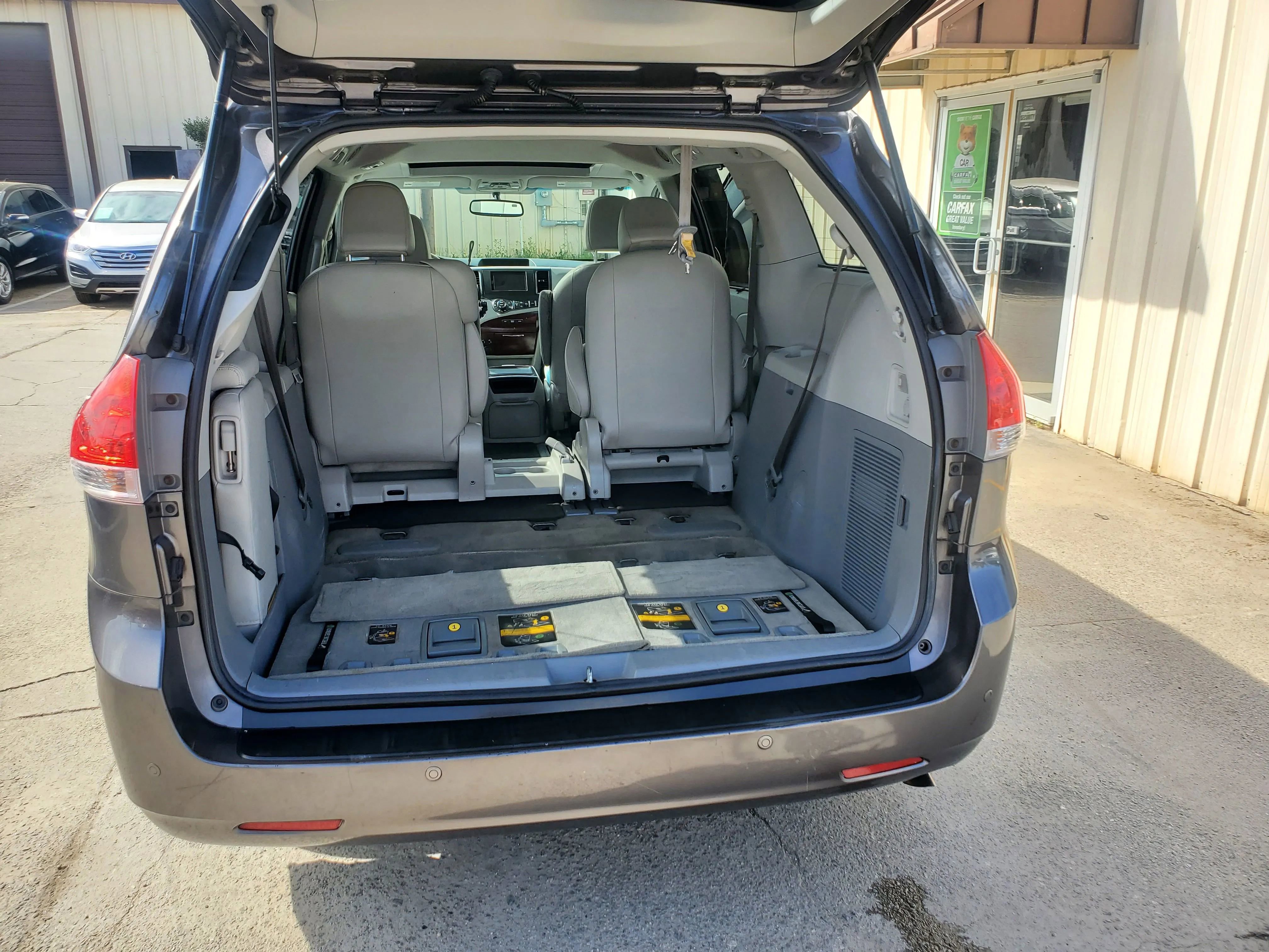 Used 2012 Toyota Sienna XLE w/ XLE Navigation Pkg FWD image 44