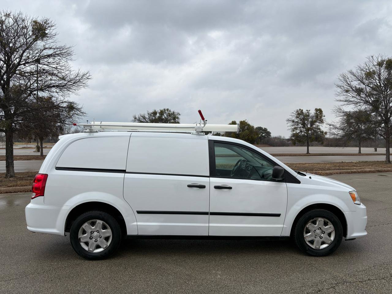 Used 2013 RAM C/V Tradesman image 40