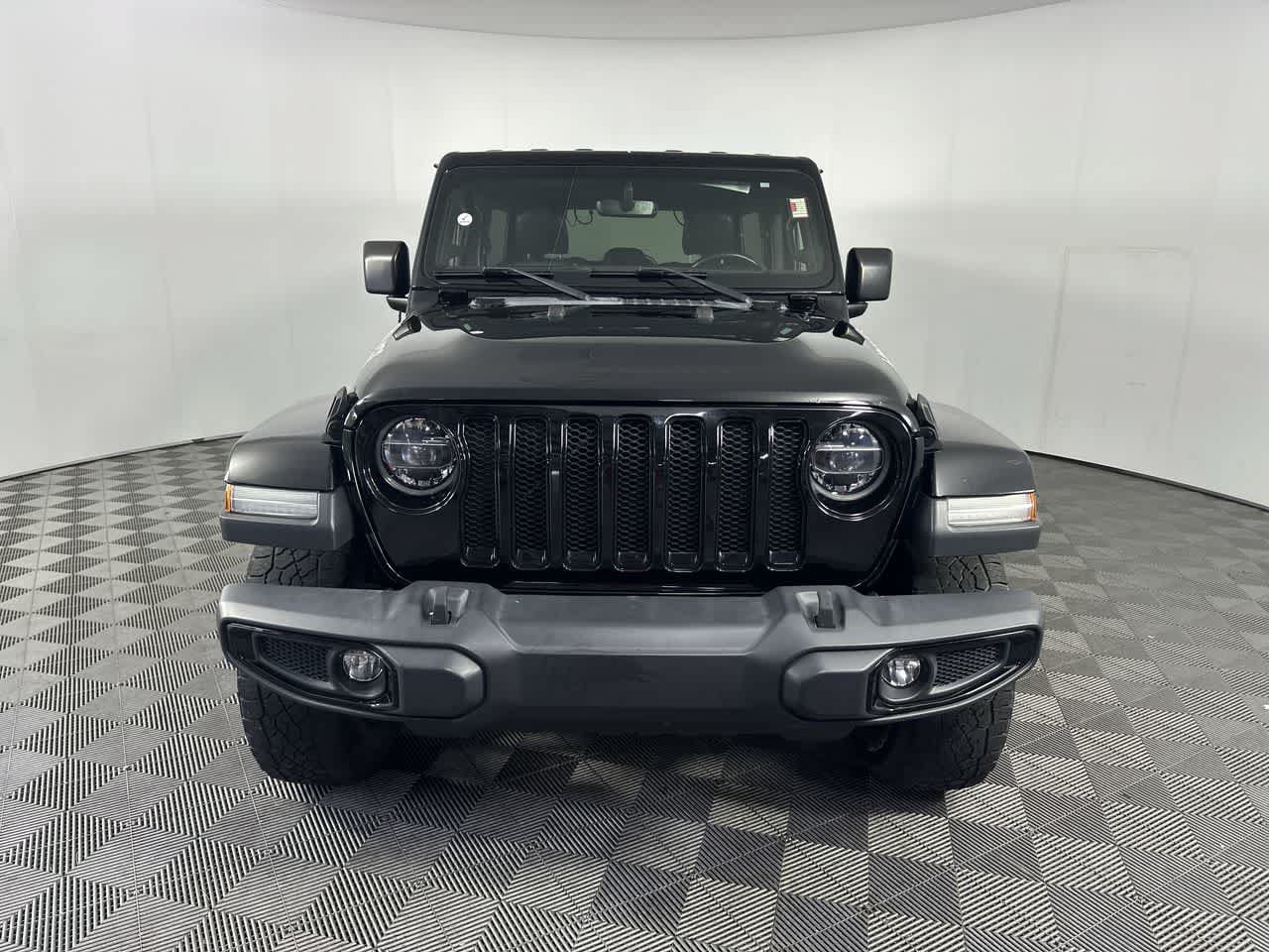 Used 2020 Jeep Wrangler Unlimited Sahara AWD/4WD image 2