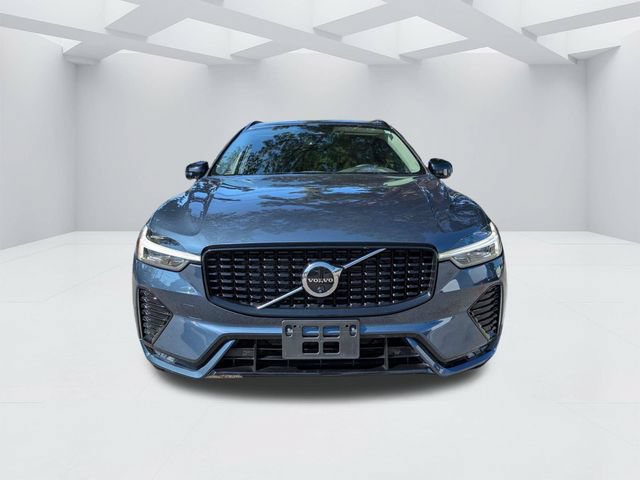 Certified 2025 Volvo XC60 B5 Plus AWD/4WD image 11