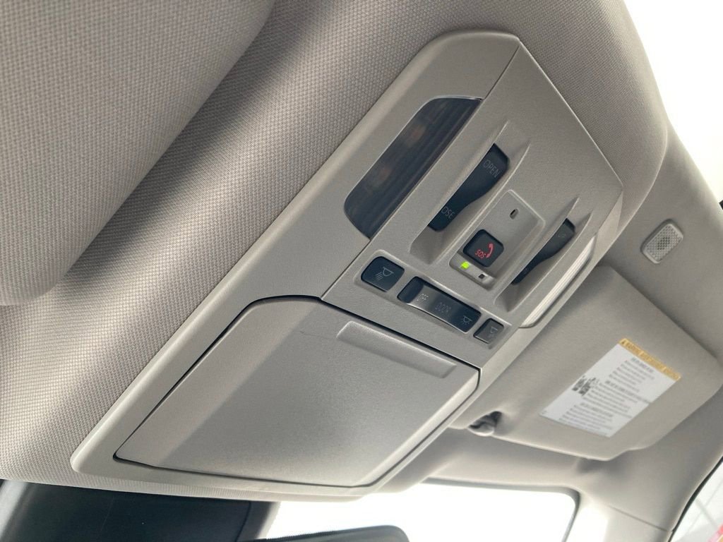 Certified 2025 Toyota Highlander Limited image 31