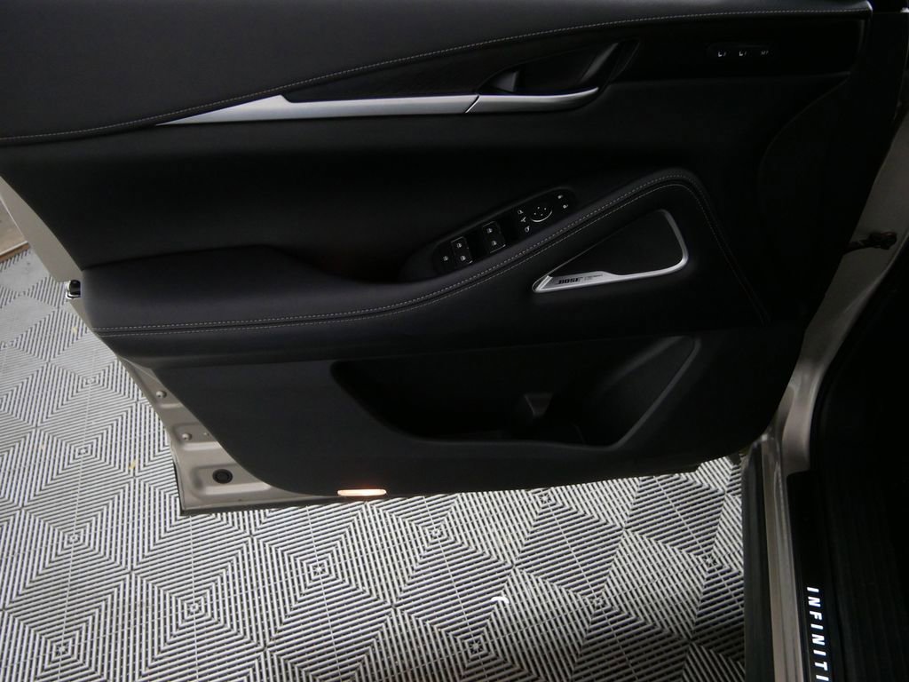 Used 2024 INFINITI QX60 Sensory image 14