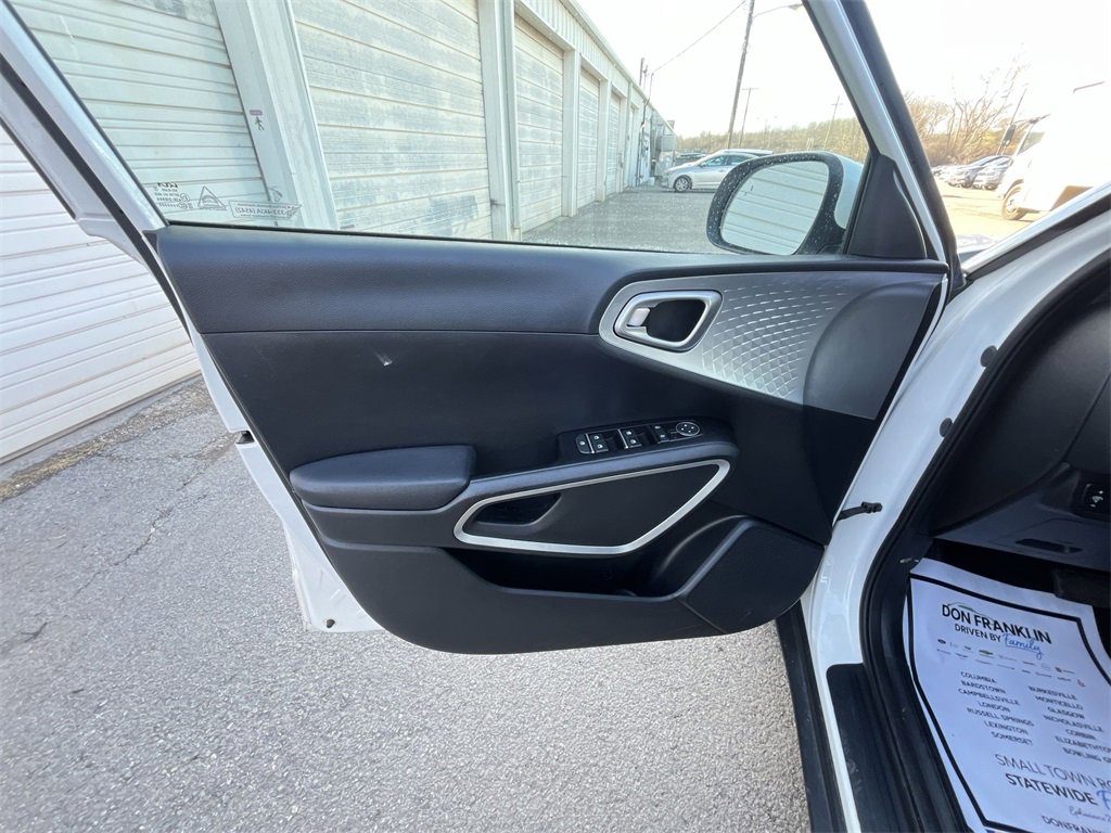 Used 2024 Kia Soul LX w/ Option Group 015 image 13