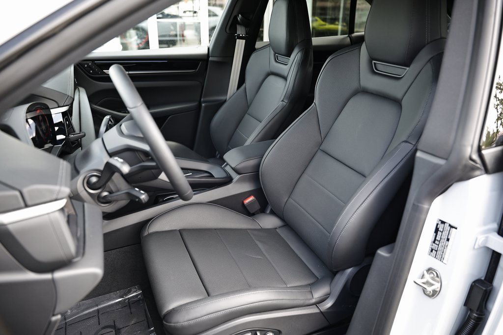 New 2025 Porsche Macan Electric image 5
