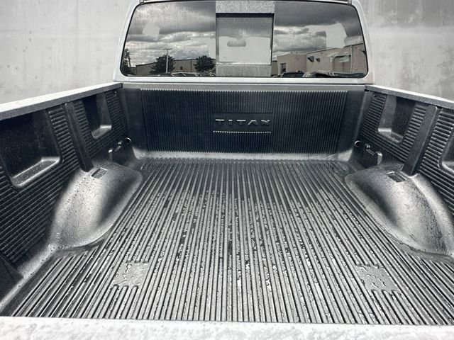 Used 2017 Nissan Titan SV image 29
