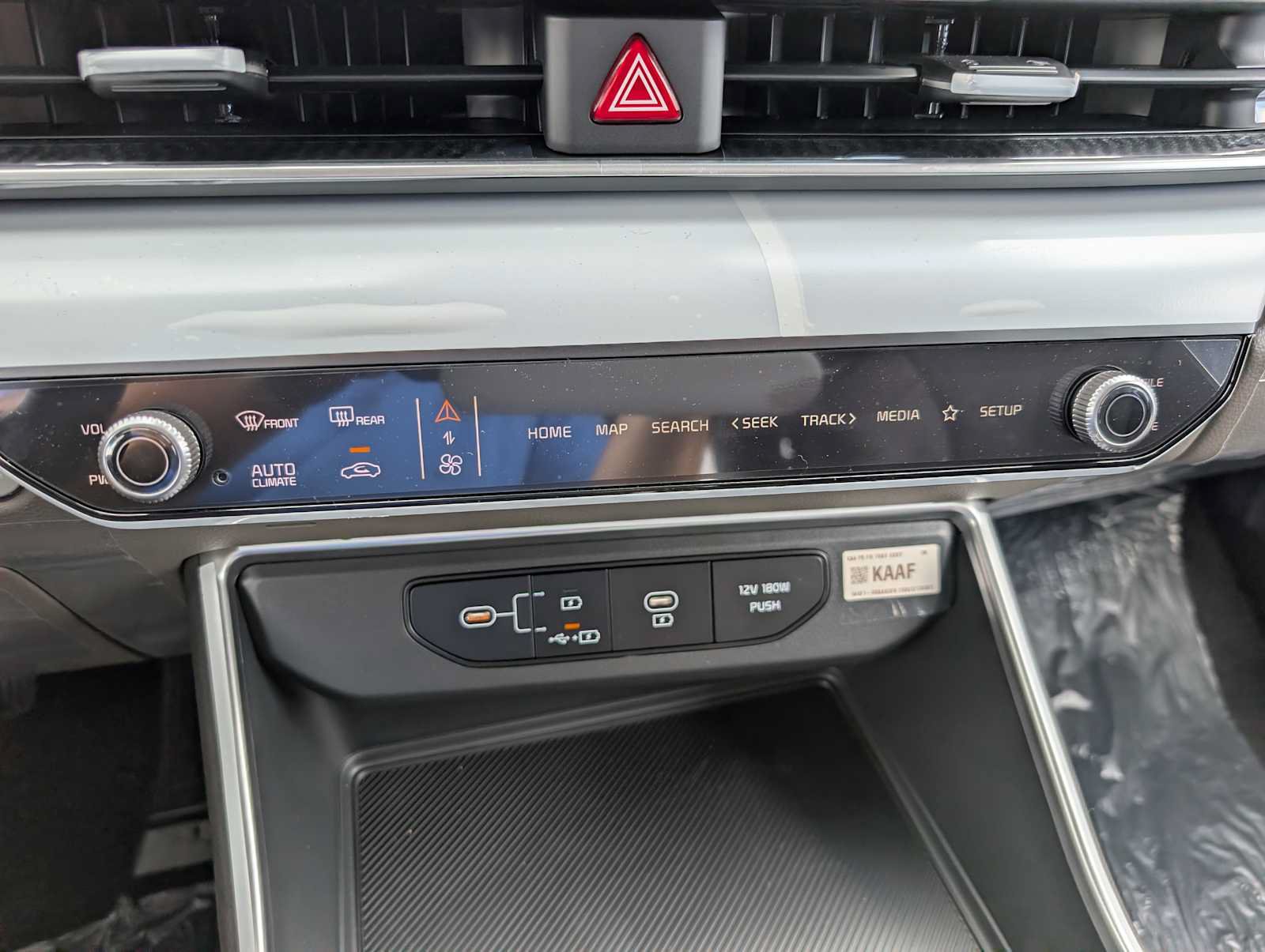 New 2027 Kia Carnival FWD image 29