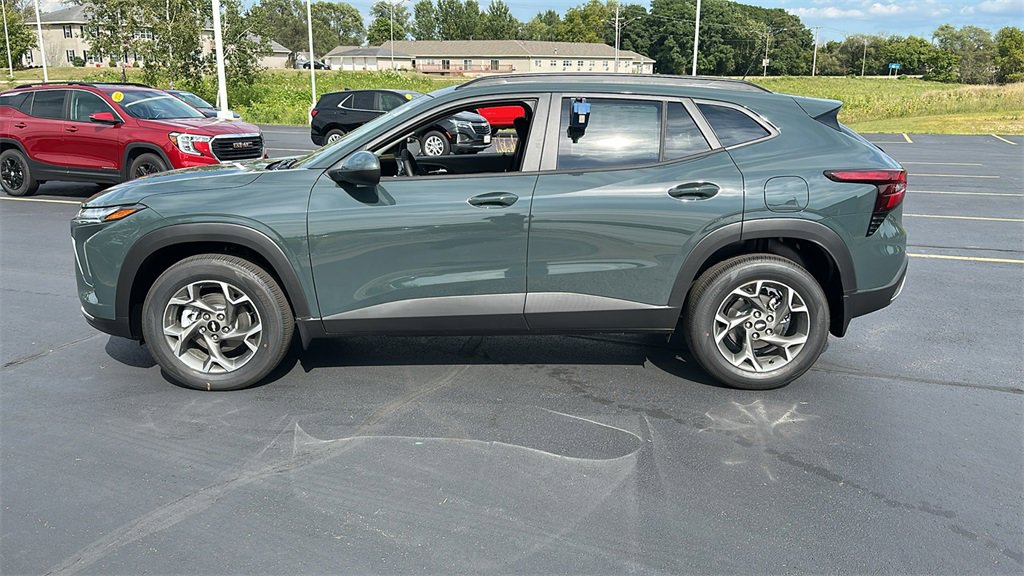 New 2025 Chevrolet Trax LT w/ LT Convenience Package image 4