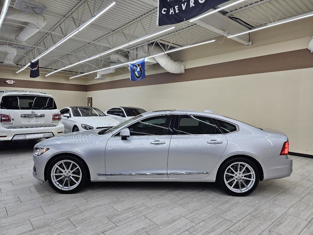 Used 2017 Volvo S90 T6 Inscription w/ Vision Package image 10