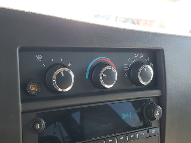 Used 2018 Chevrolet Express 2500 w/ Driver Convenience Package image 17