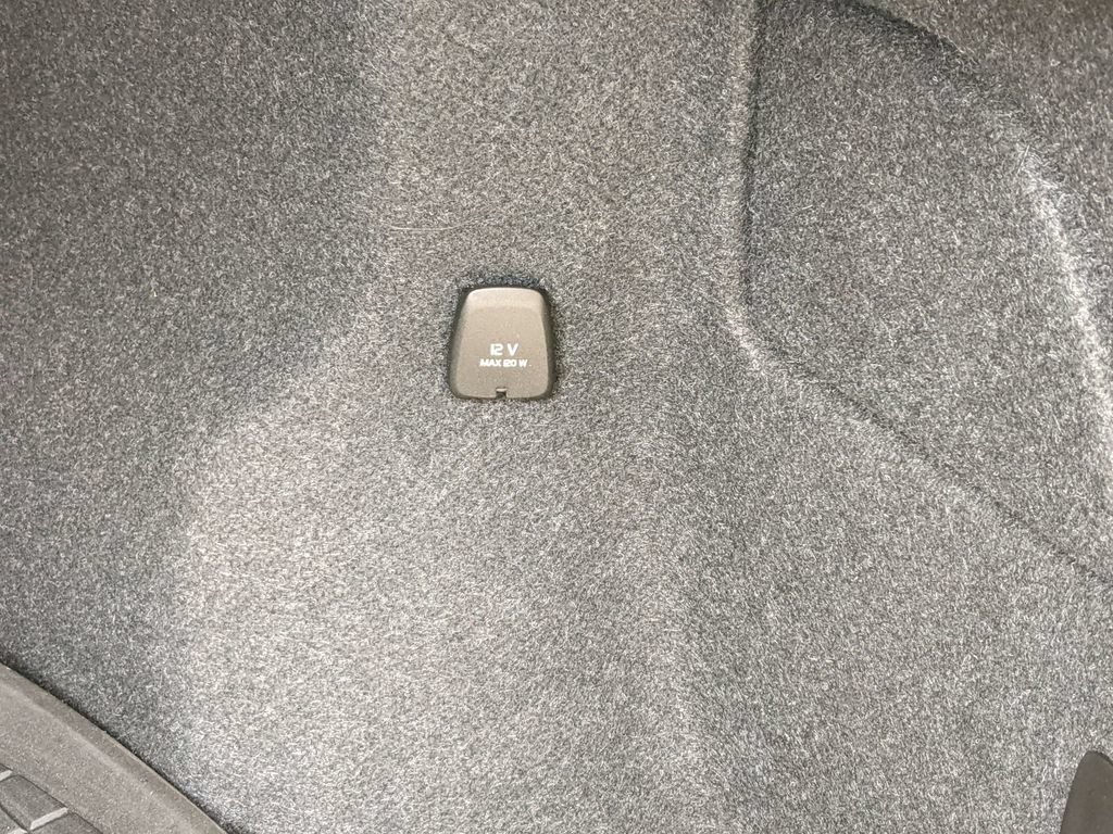 Certified 2023 Volvo XC40 Recharge Plus w/ Protection Package Premier AWD/4WD image 28