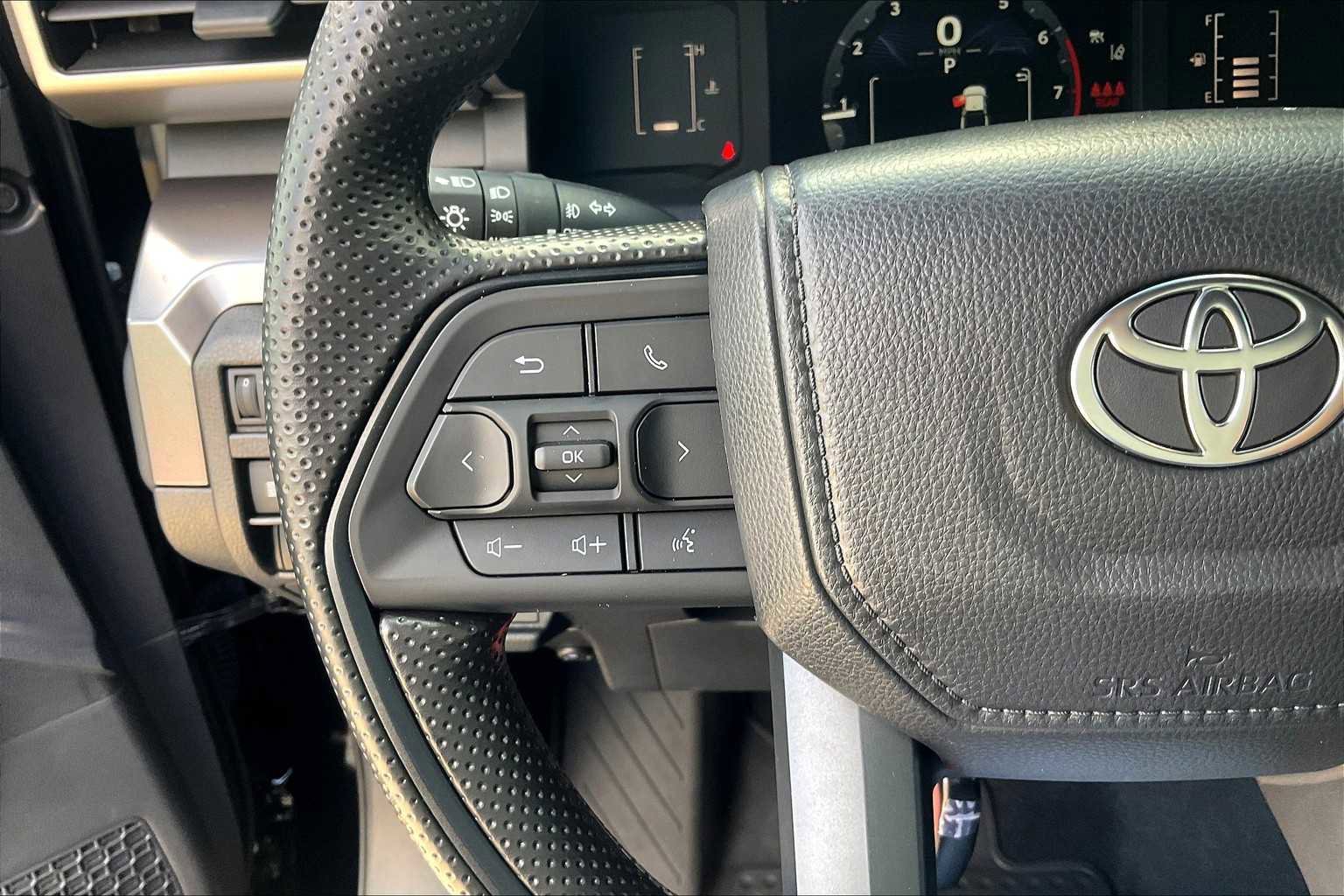 Used 2025 Toyota Tacoma SR5 image 22