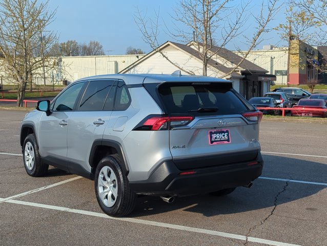 Used 2025 Toyota RAV4 LE image 10