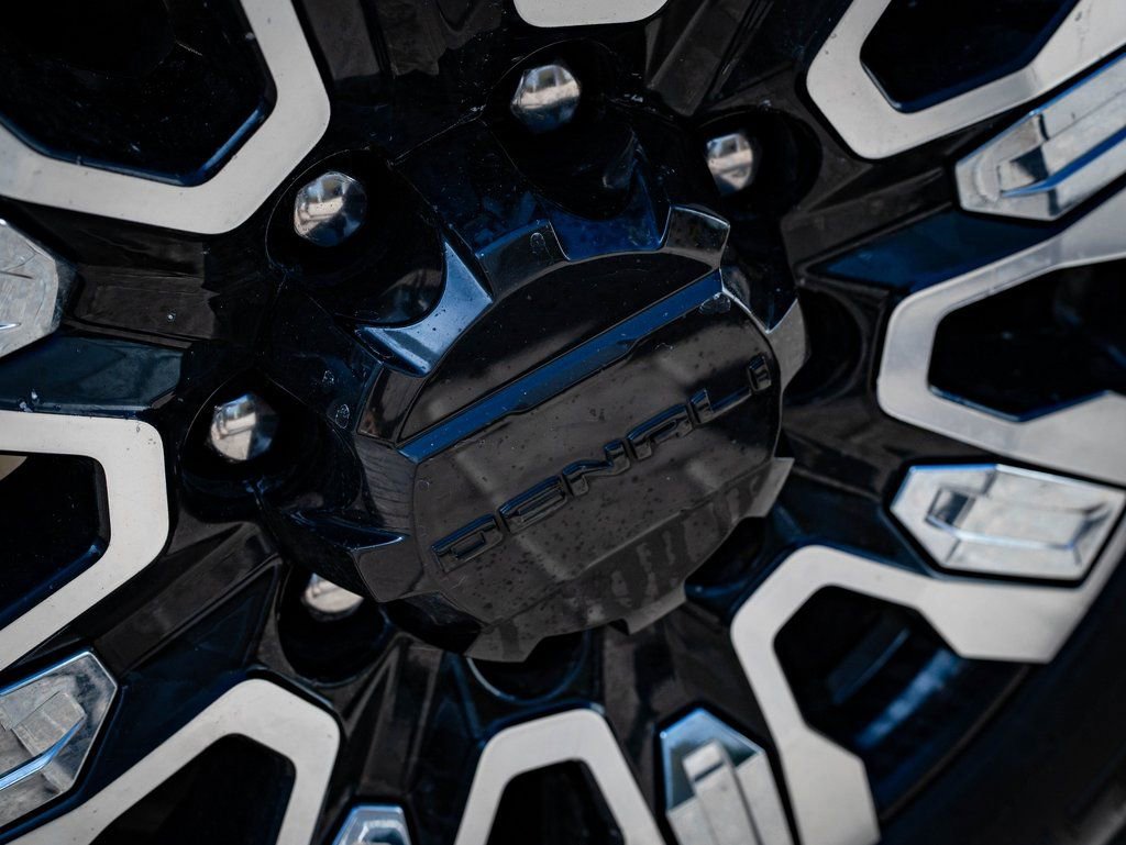 Used 2025 GMC Sierra 3500 Denali w/ Denali Reserve Package image 8