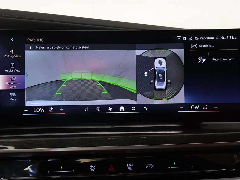 Used 2023 BMW 760i xDrive AWD/4WD image 45