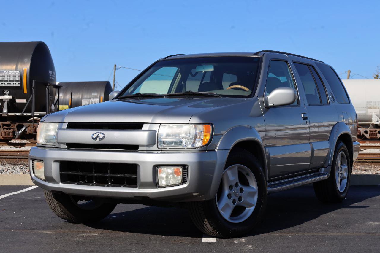 Used 2001 INFINITI QX4 4WD image 2