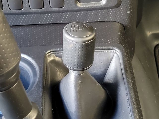 Used 2010 Toyota FJ Cruiser 4WD image 14