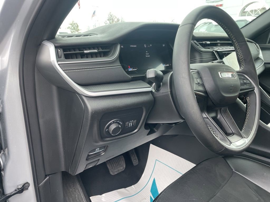 Used 2024 Jeep Grand Cherokee Altitude image 21