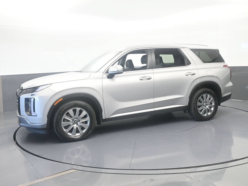 Used 2025 Hyundai Palisade SEL FWD image 2