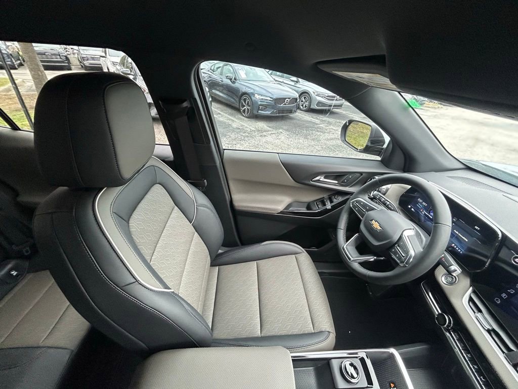 New 2026 Chevrolet Equinox LT w/ Convenience Package II image 26