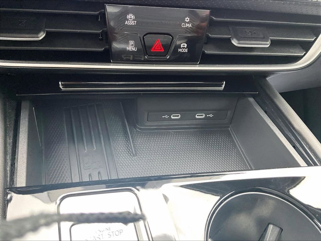 Used 2025 Volkswagen Atlas SE AWD/4WD image 26