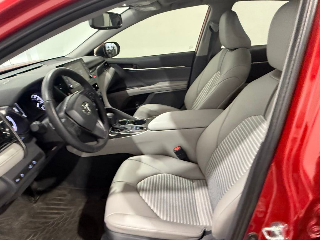 Used 2022 Toyota Camry SE w/ Audio Upgrade Package FWD image 10