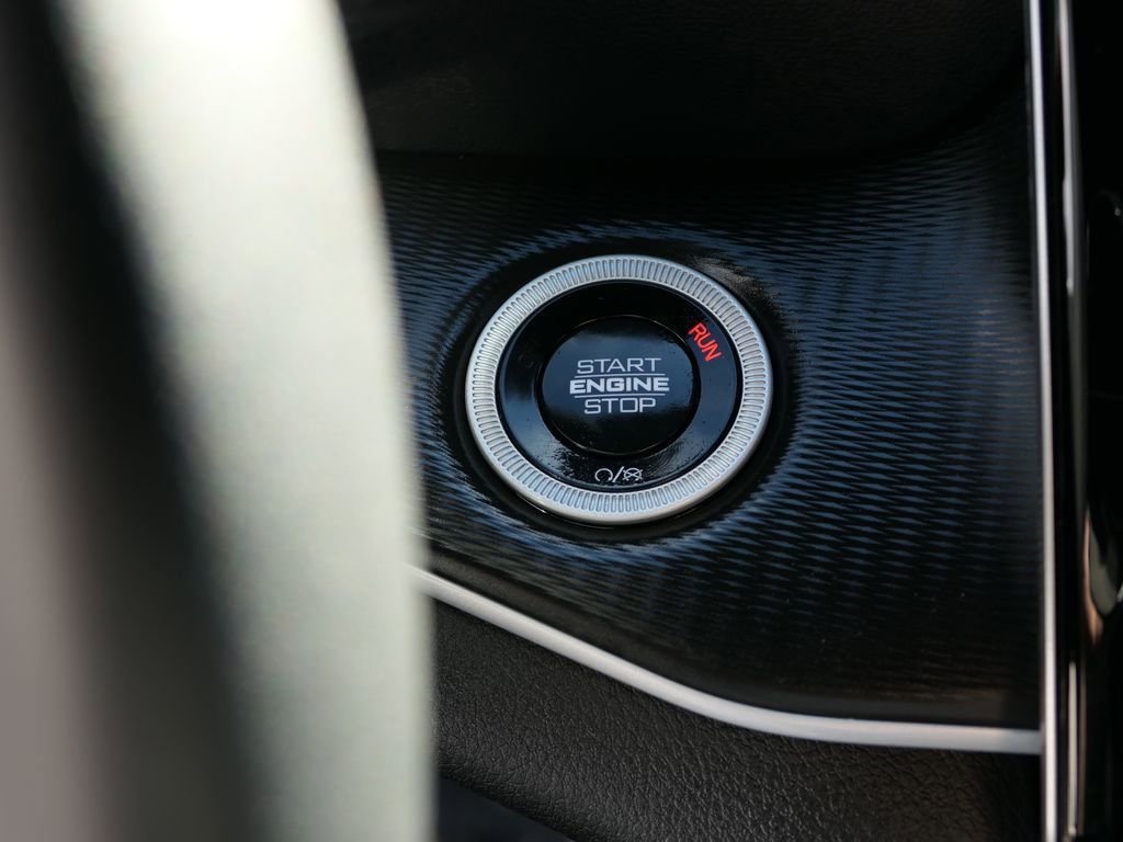 Used 2024 Jeep Grand Cherokee Laredo X image 14