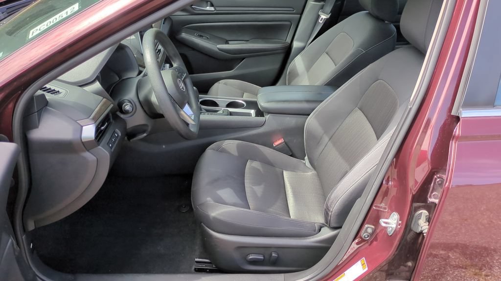 Used 2024 Nissan Altima 2.5 SV FWD image 11