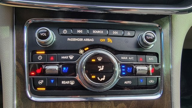 Used 2019 Lincoln Continental Reserve image 37